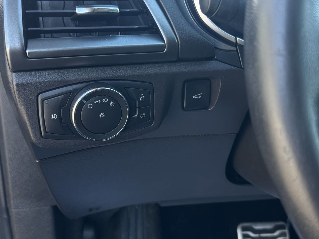 Used 2016 Ford Fusion Titanium image 15