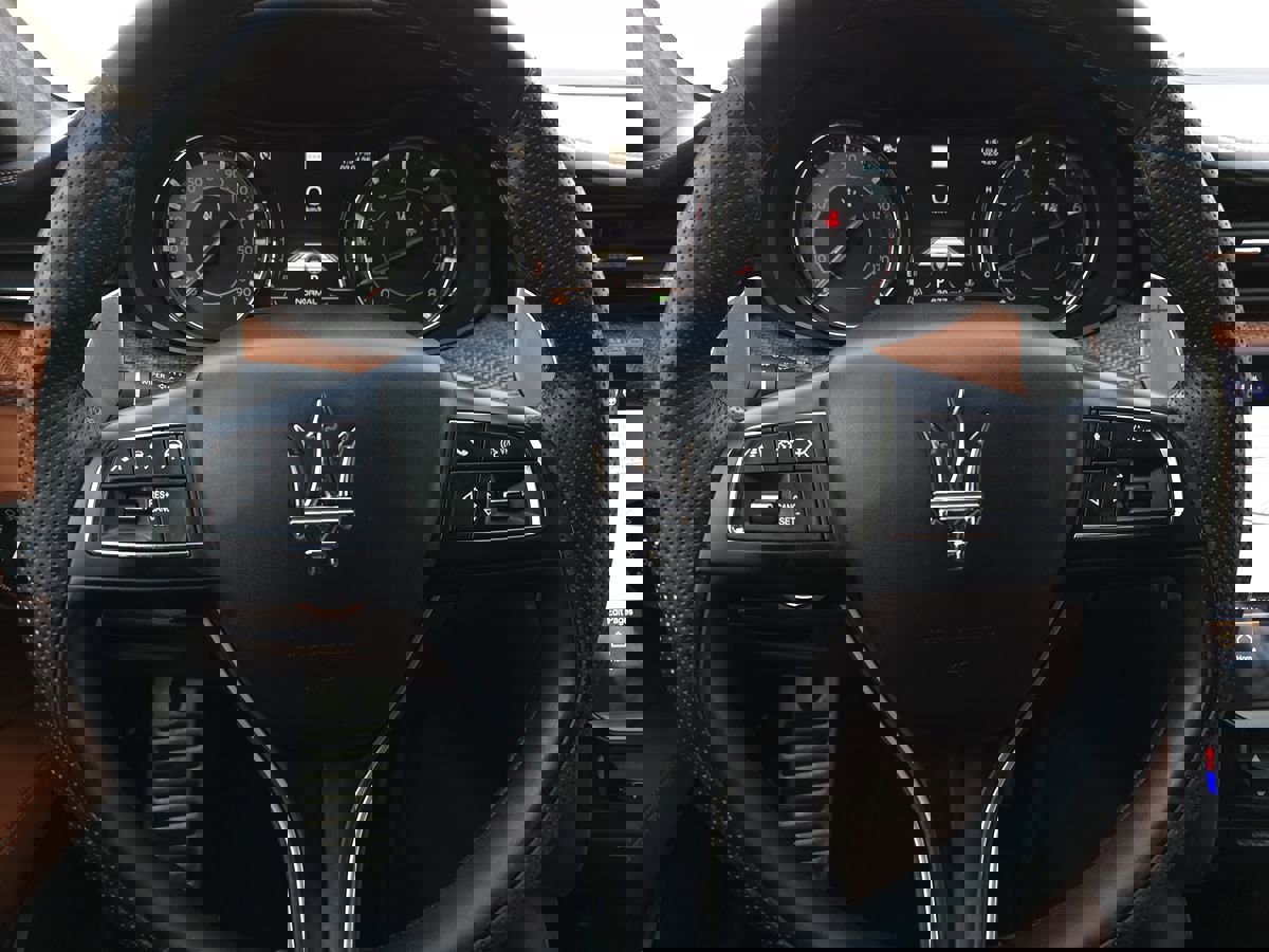 Used 2022 Maserati Quattroporte Modena image 28