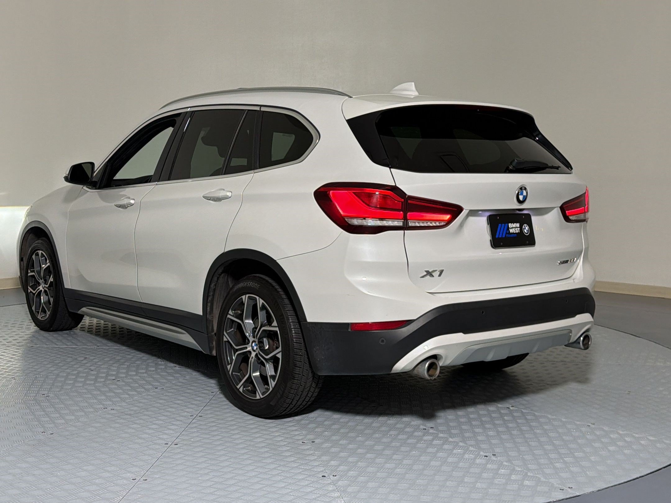 Used 2020 BMW X1 sDrive28i w/ Premium Package FWD image 3