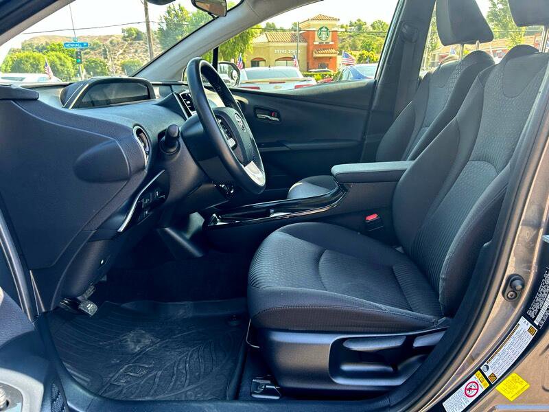 Used 2017 Toyota Prius Two image 6