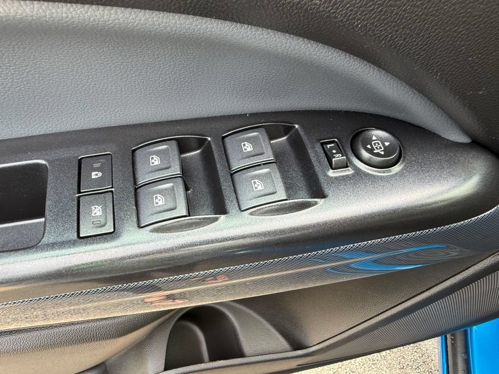 Used 2021 Chevrolet Colorado Z71 AWD/4WD image 15