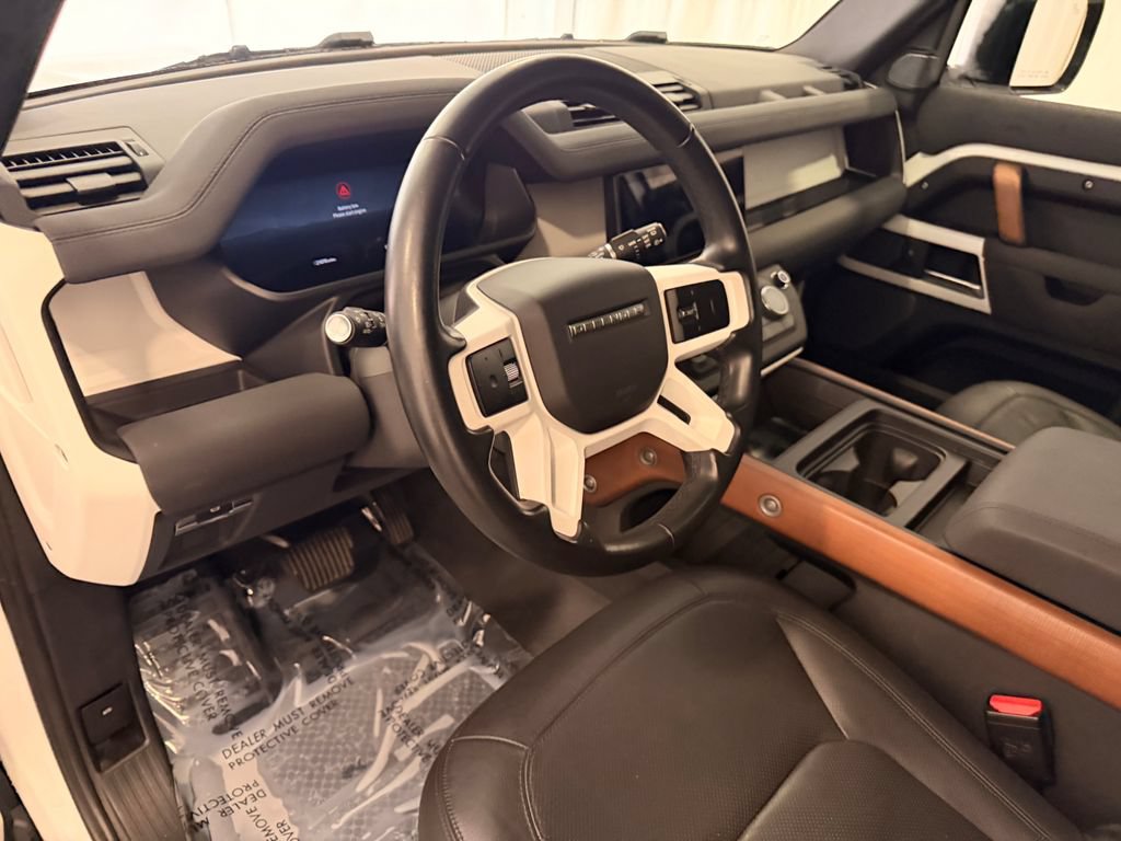 Used 2023 Land Rover Defender 110 S AWD/4WD image 4