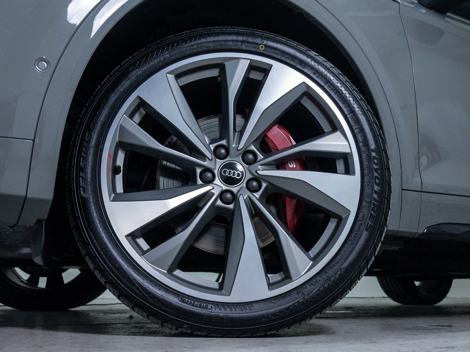 Used 2021 Audi SQ5 Prestige w/ Prestige Package image 6