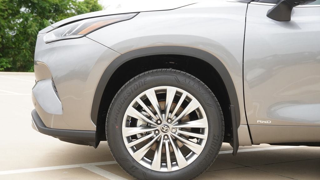 New 2026 Toyota Highlander Platinum AWD/4WD image 6