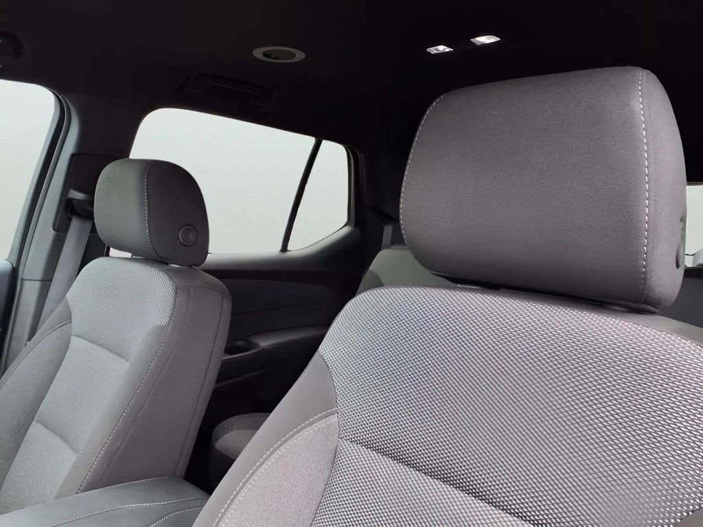 Used 2023 Chevrolet Traverse LT FWD image 14