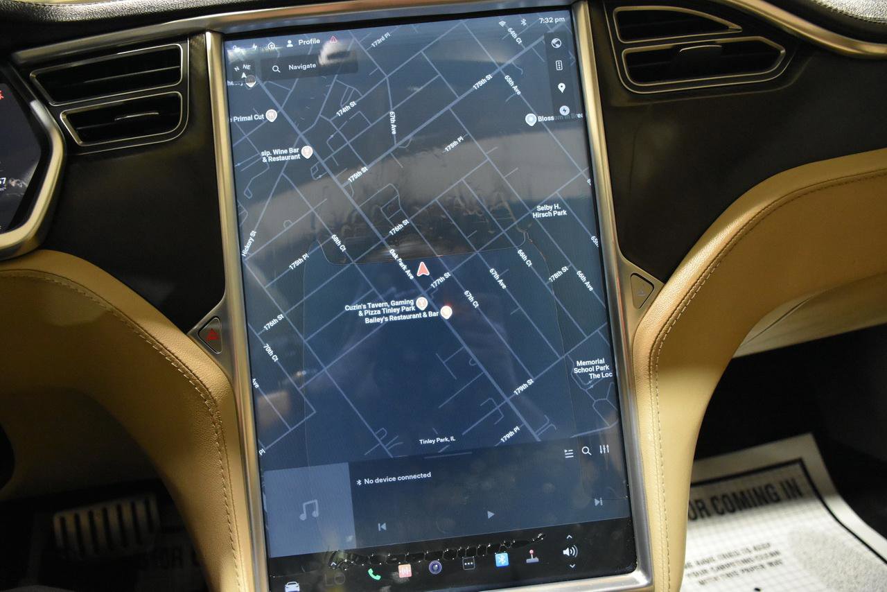 Used 2013 Tesla Model S Performance image 38