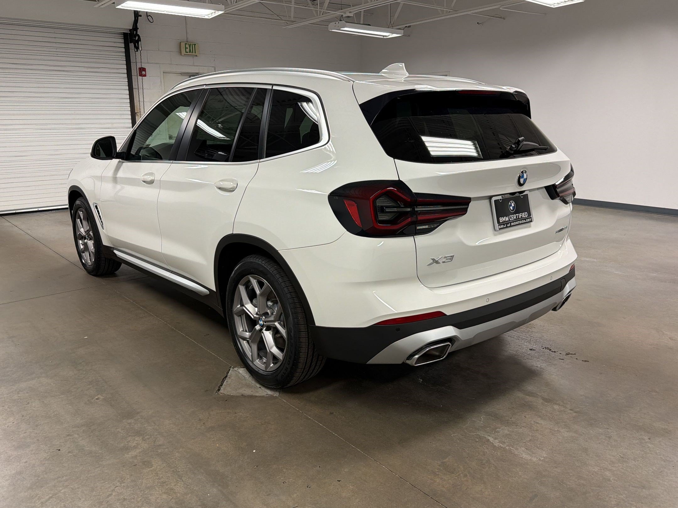 Used 2023 BMW X3 sDrive30i w/ Convenience Package RWD image 3