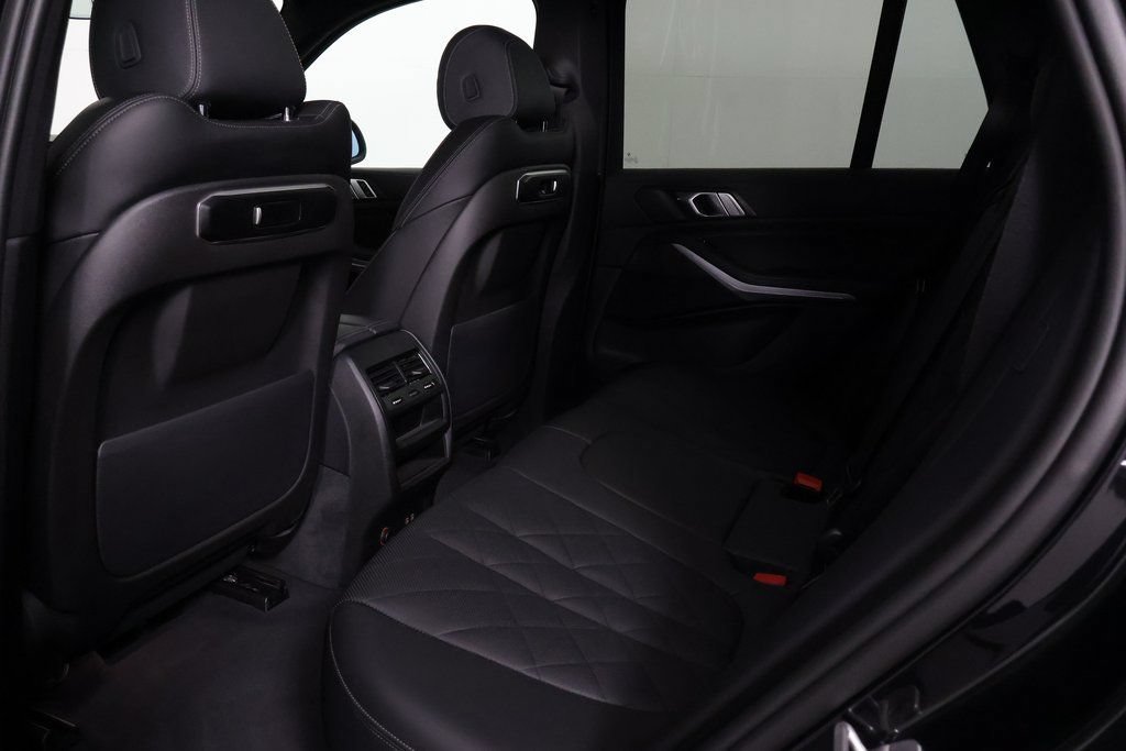 Used 2024 BMW X5 sDrive40i w/ Parking Assistance Package RWD image 11