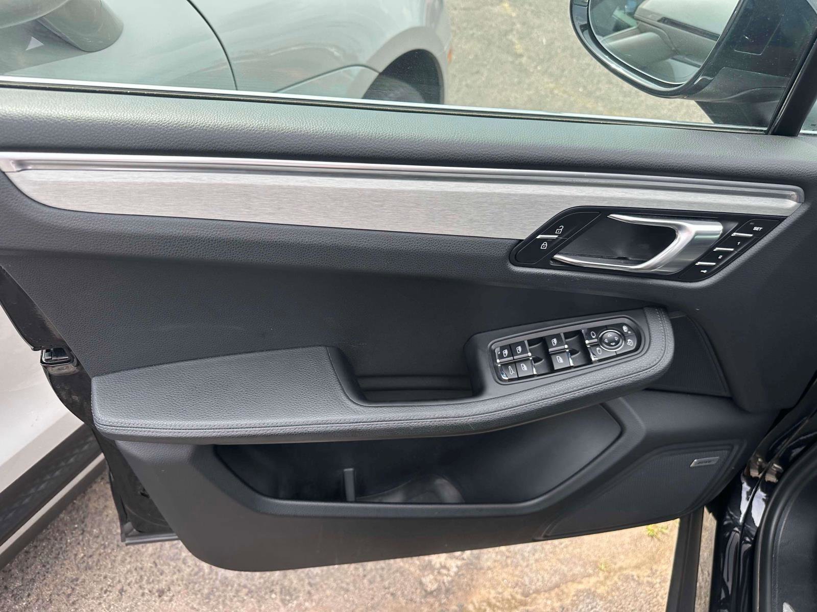 Used 2019 Porsche Macan S w/ Premium Package Plus image 15