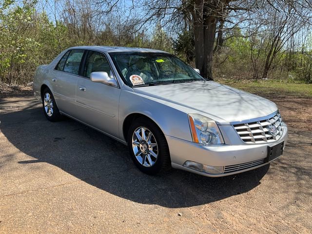 Used 2011 Cadillac DTS Luxury image 3