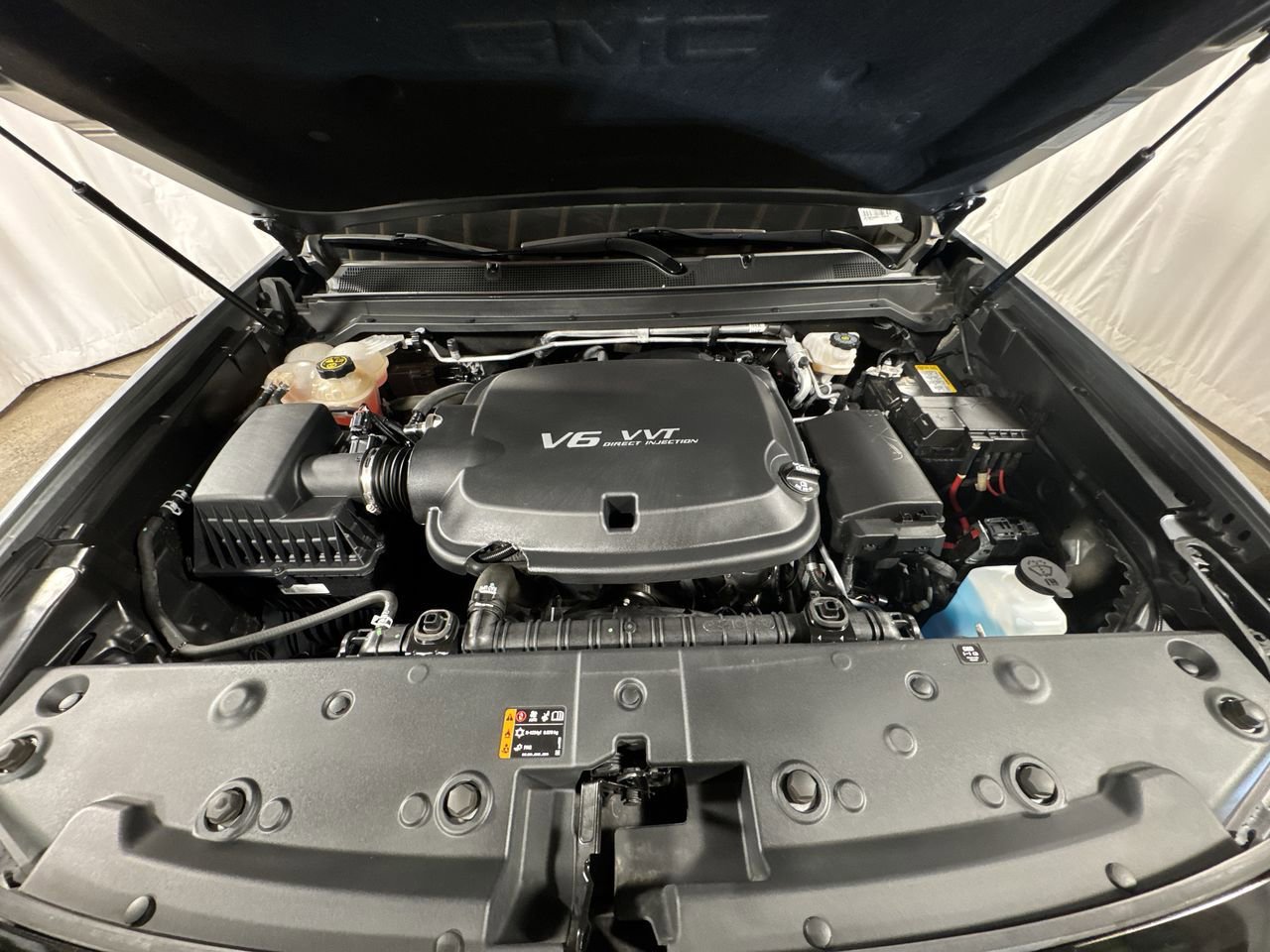 Used 2022 GMC Canyon AT4 image 34