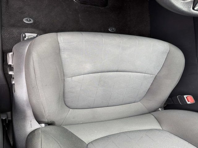 Used 2025 Toyota RAV4 XLE AWD/4WD image 9