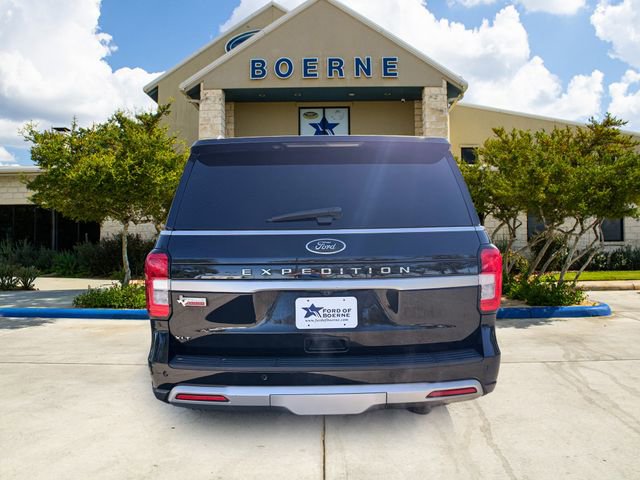 Used 2023 Ford Expedition XLT image 4