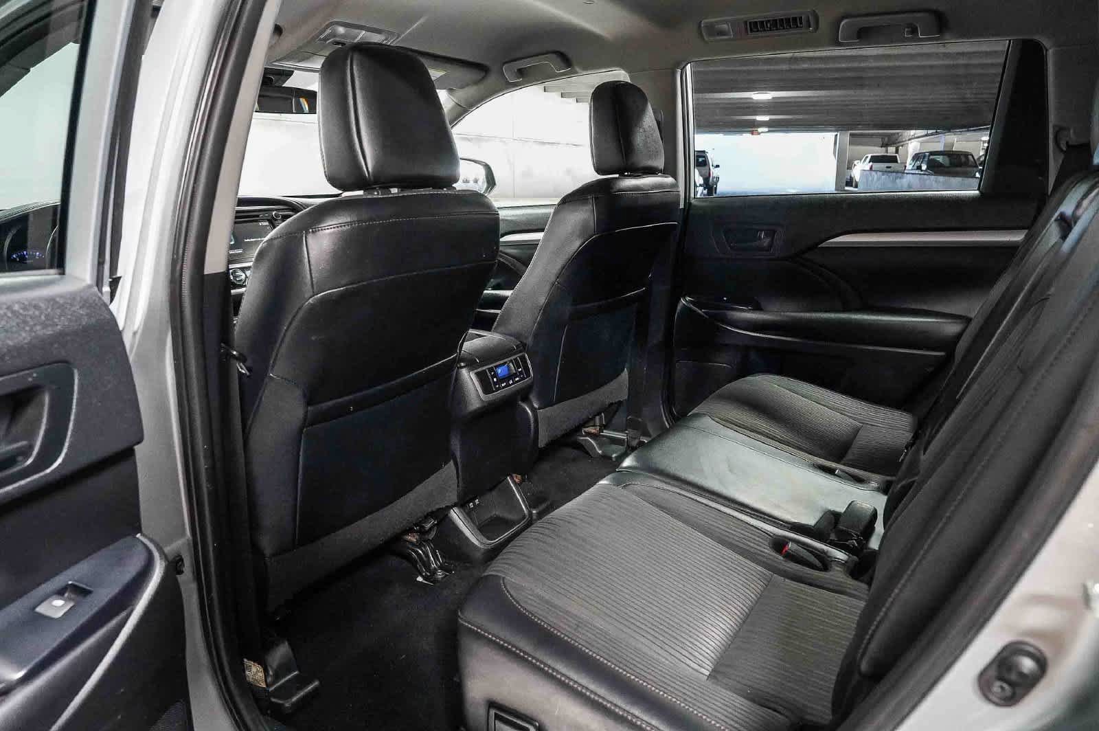 Certified 2019 Toyota Highlander Plus FWD image 19
