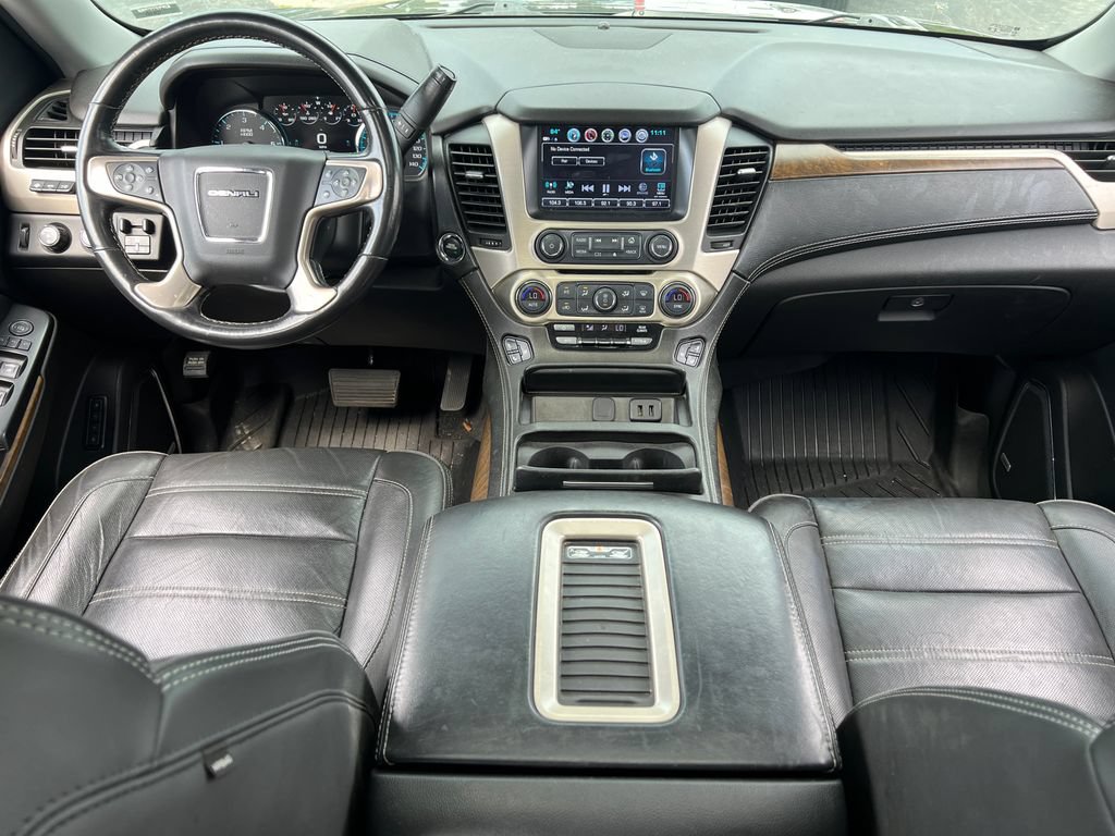 Used 2019 GMC Yukon XL Denali w/ Denali Ultimate Package AWD/4WD image 18