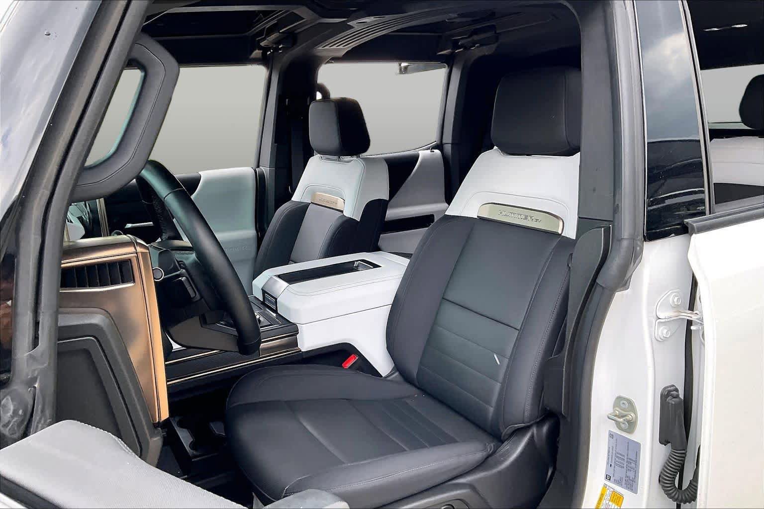 Used 2025 GMC Hummer EV 2X w/ LPO, Illumination Package AWD/4WD image 8