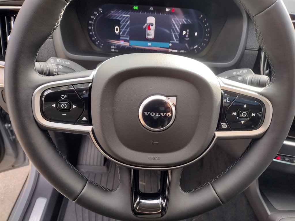 New 2026 Volvo XC90 B6 Plus w/ Protection Package Premier image 11