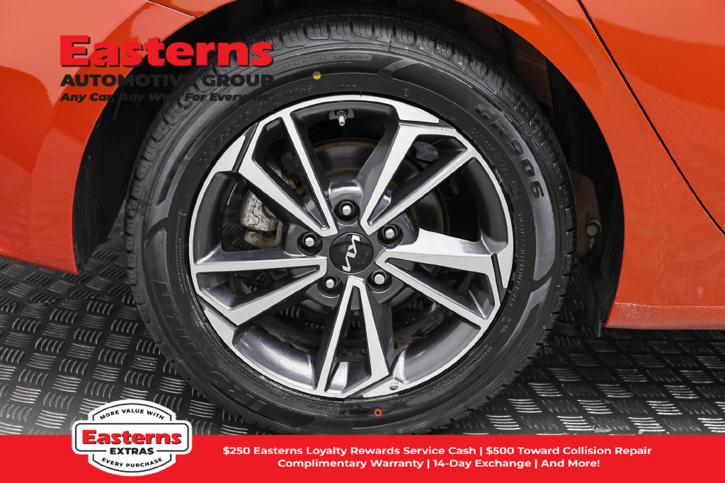 Used 2022 Kia Forte LXS FWD image 30