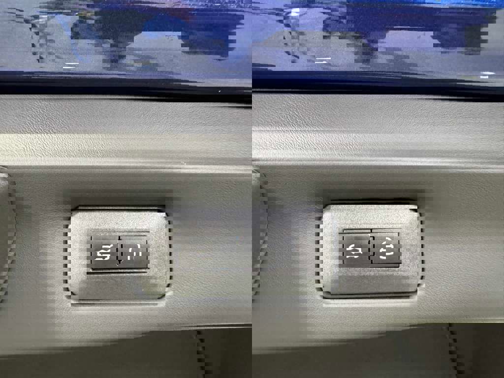 Used 2024 Ferrari Purosangue image 45