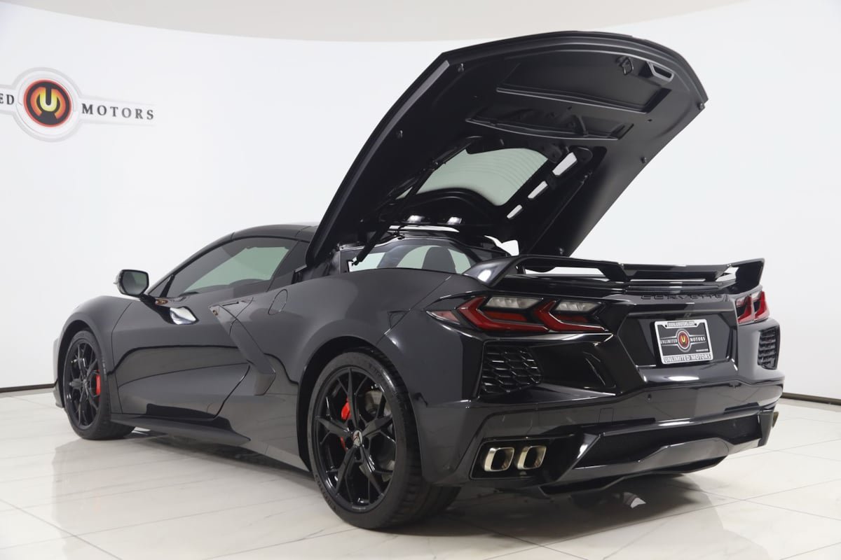 Used 2021 Chevrolet Corvette Stingray Premium Cpe w/ Z51 Performance Package RWD image 29