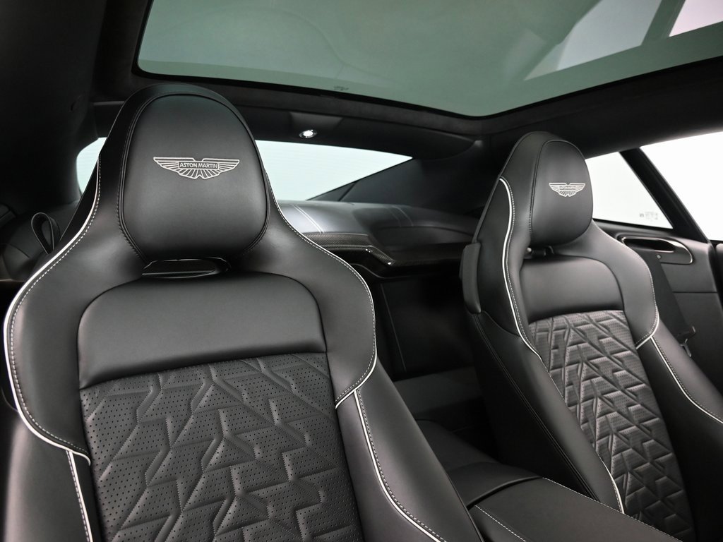 Used 2025 Aston Martin Vanquish image 19