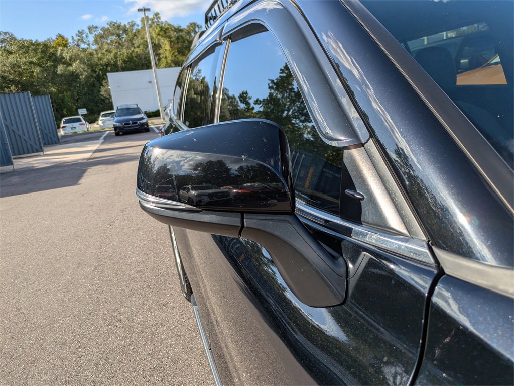 Used 2020 Toyota Highlander LE image 11