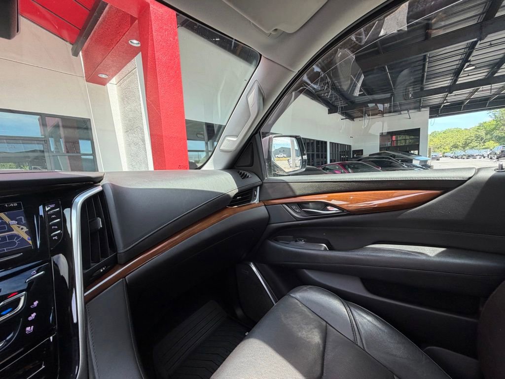 Used 2020 Cadillac Escalade ESV Premium Luxury AWD/4WD image 26