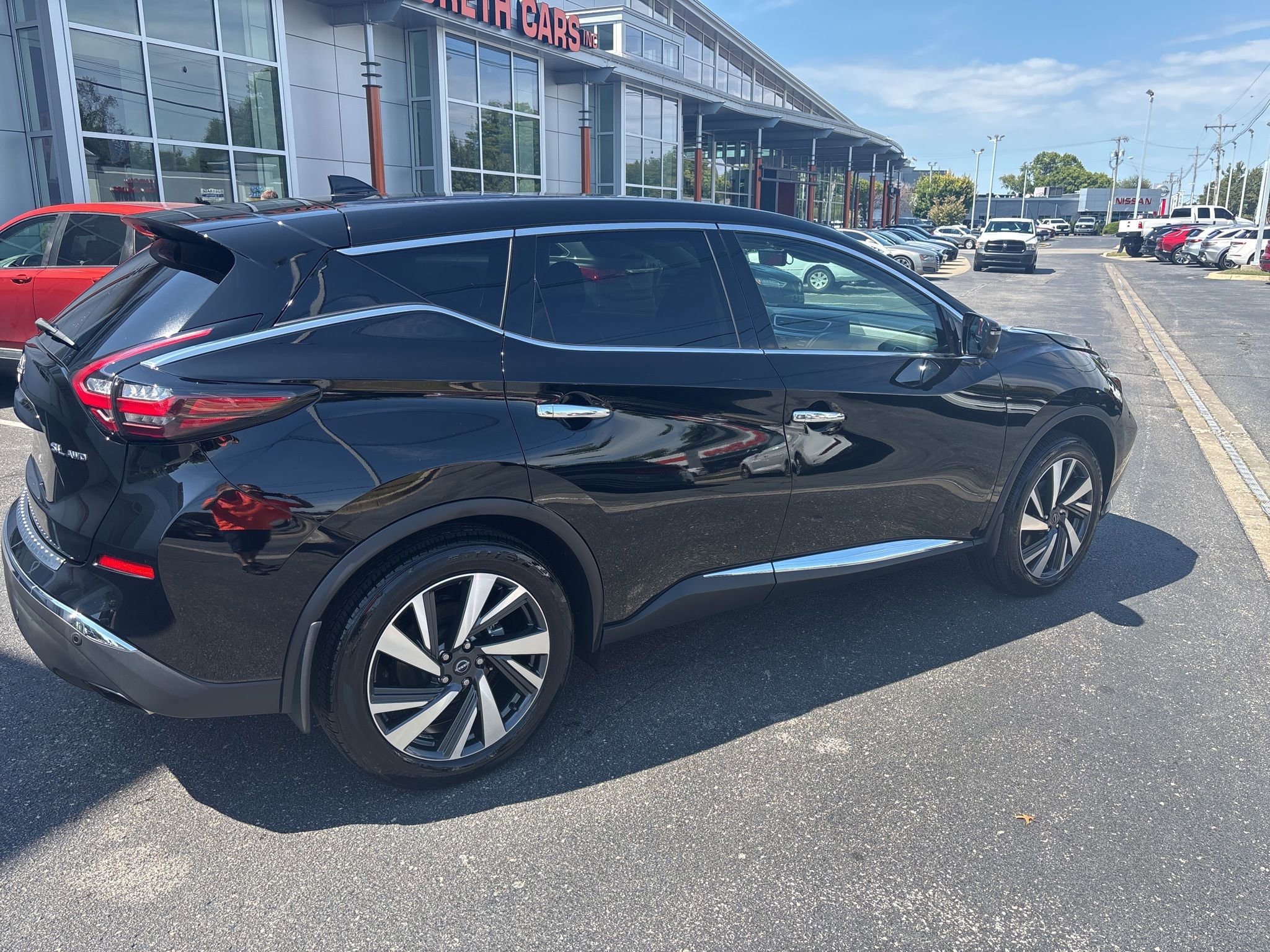 Used 2024 Nissan Murano SL image 3