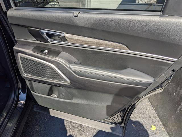 Used 2022 Kia Telluride EX w/ EX Premium Package image 17