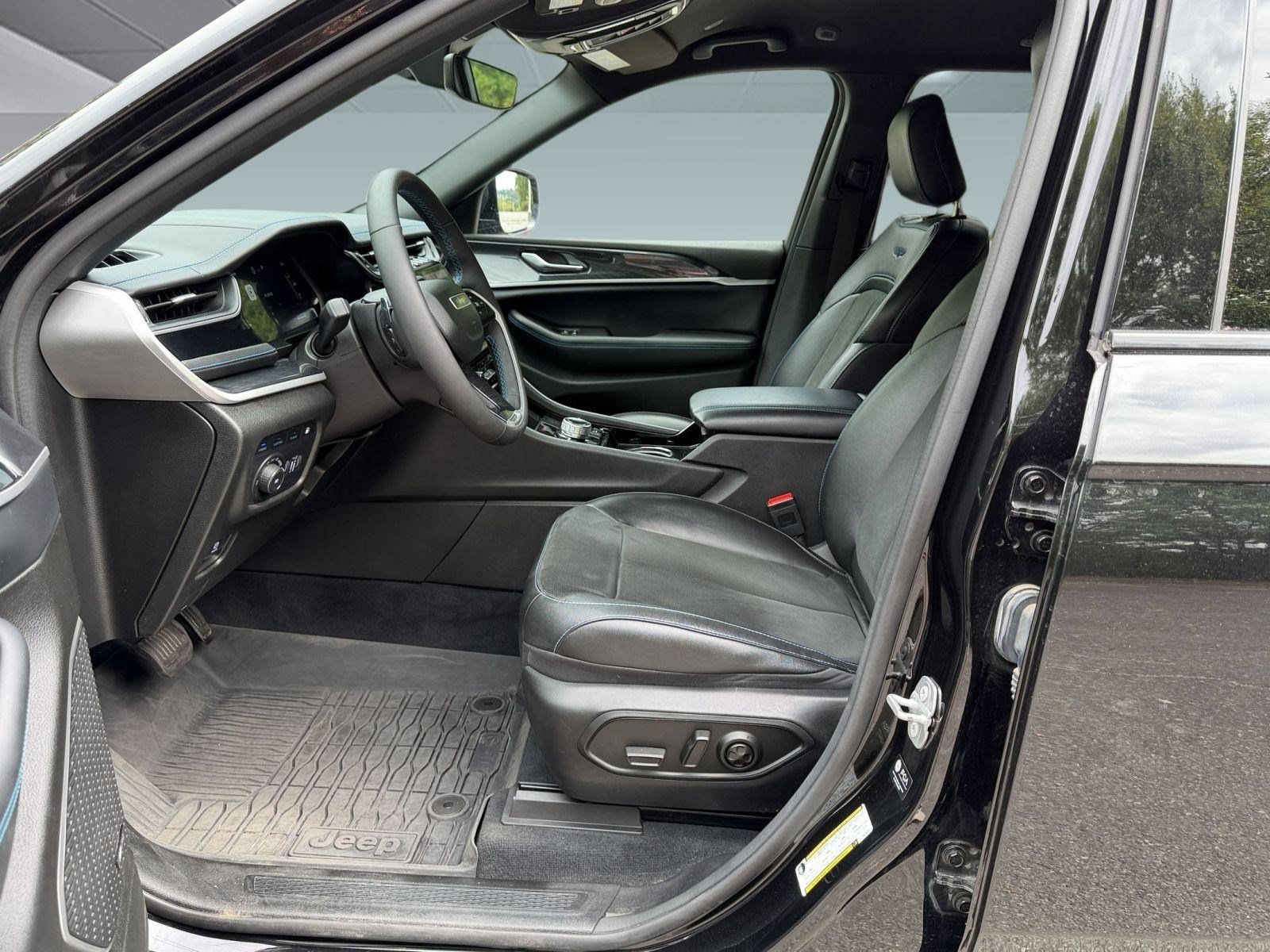 Used 2022 Jeep Grand Cherokee Trailhawk AWD/4WD image 5