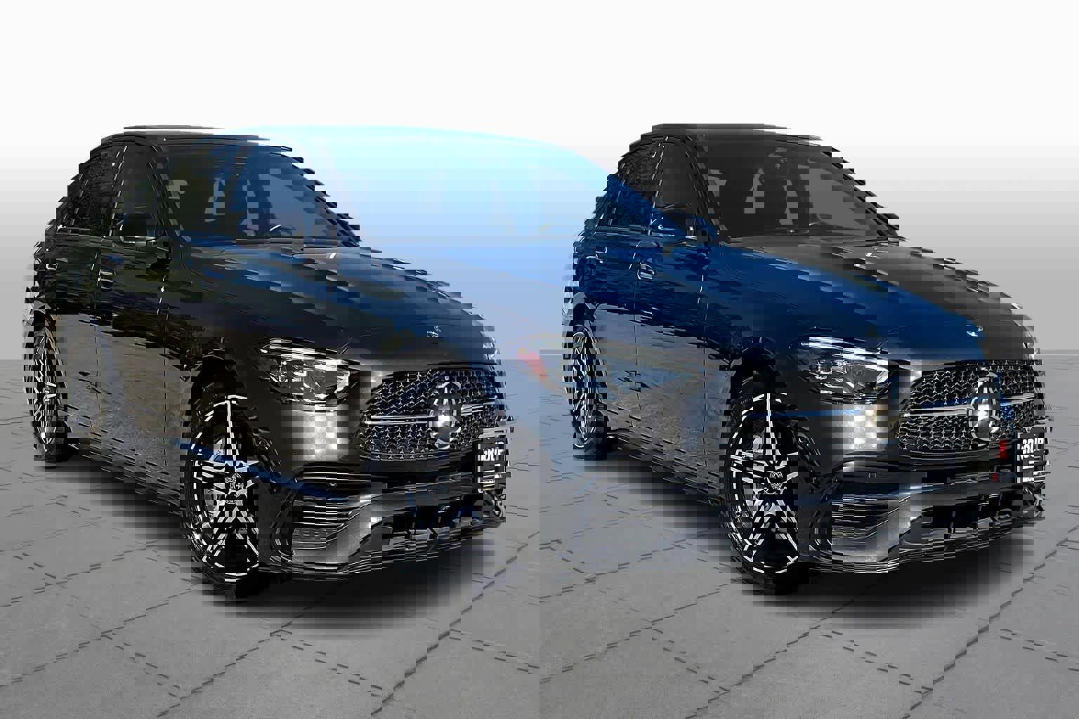 Used 2023 Mercedes-Benz C 300 Sedan image 2