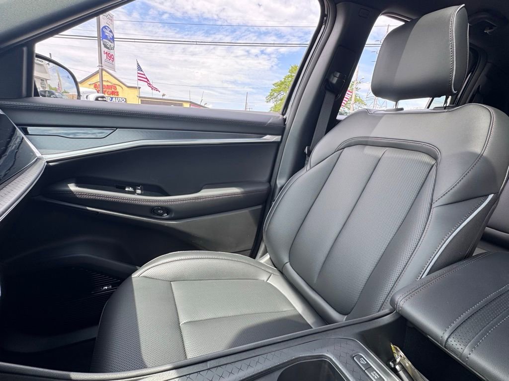 New 2025 Jeep Wagoneer S Limited AWD/4WD image 15