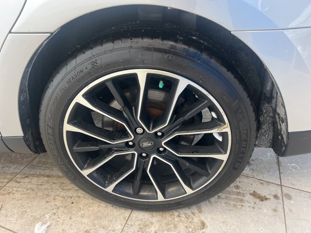 Used 2019 Ford Taurus SHO w/ Driver Assist Package image 9