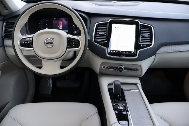 Used 2025 Volvo XC90 B6 Plus w/ Protection Package Premier image 6