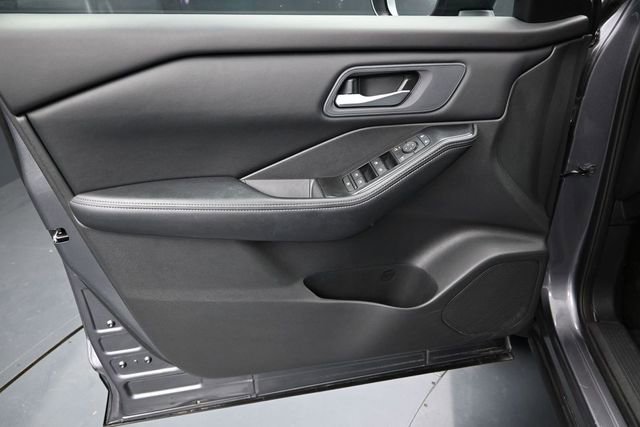 Used 2025 Nissan Rogue SV AWD/4WD image 22