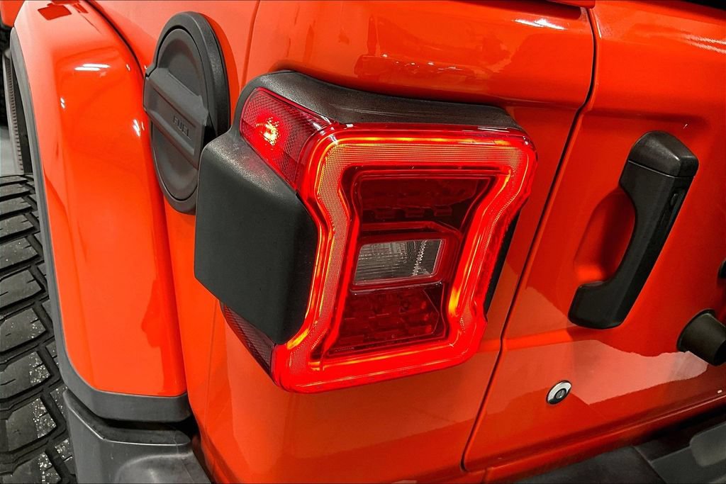 Used 2020 Jeep Wrangler Unlimited Sahara w/ Uconnect 4C Nav & Sound Group AWD/4WD image 37
