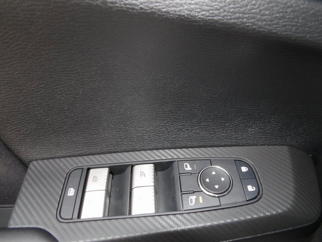 New 2025 Mitsubishi Outlander ES image 16