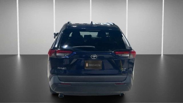 Used 2020 Toyota RAV4 XLE w/ Convenience Package image 8