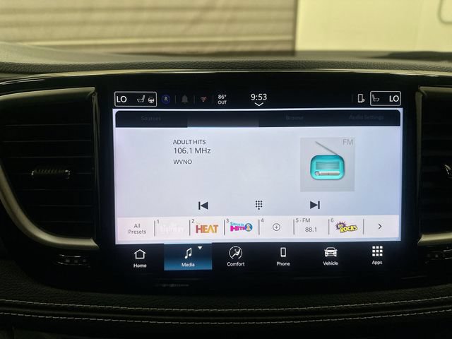 Used 2025 Chrysler Pacifica Select FWD image 13