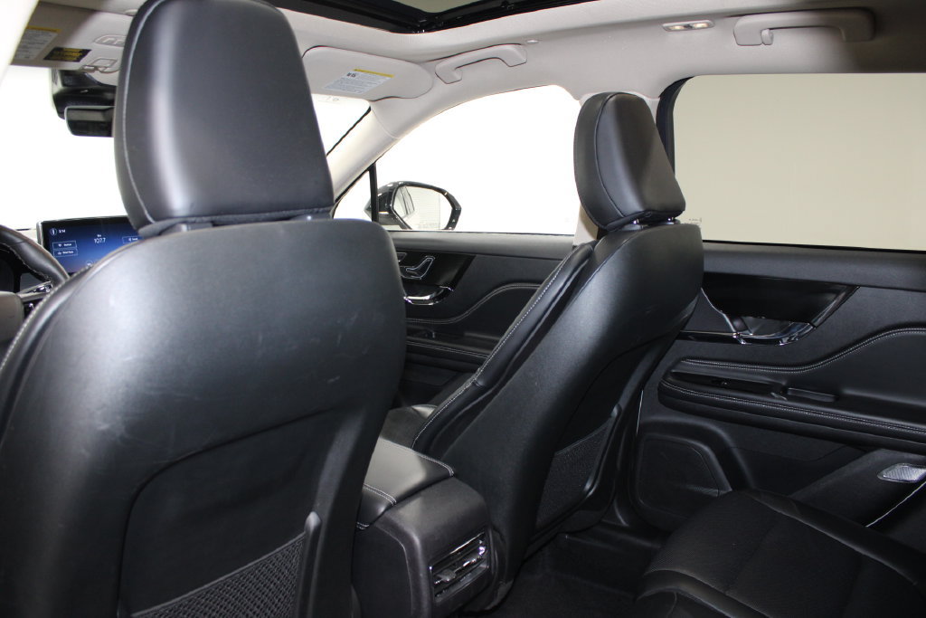 Used 2023 Lincoln Corsair AWD w/ Equipment Group 101A image 17