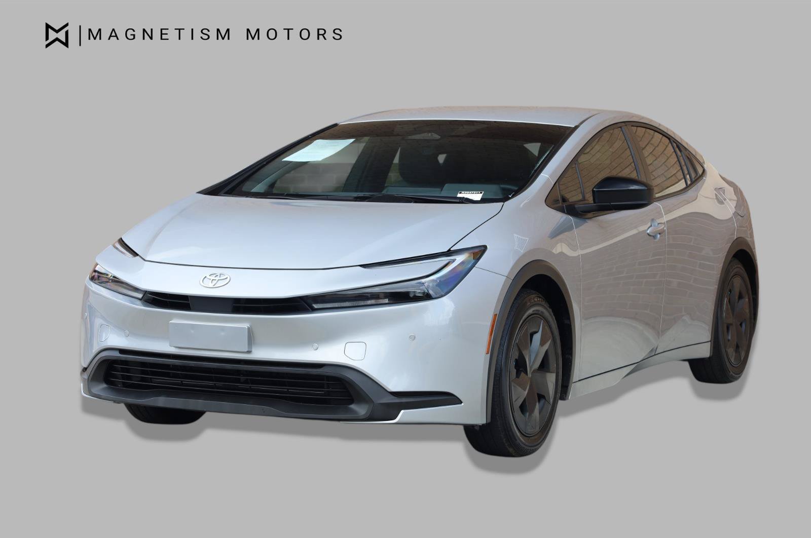 Used 2024 Toyota Prius LE FWD image 6