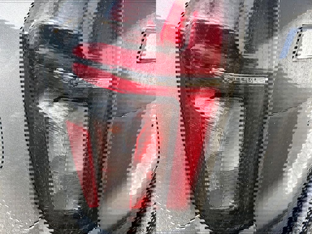 Used 2021 Chevrolet Tahoe High Country w/ Premium Package image 32