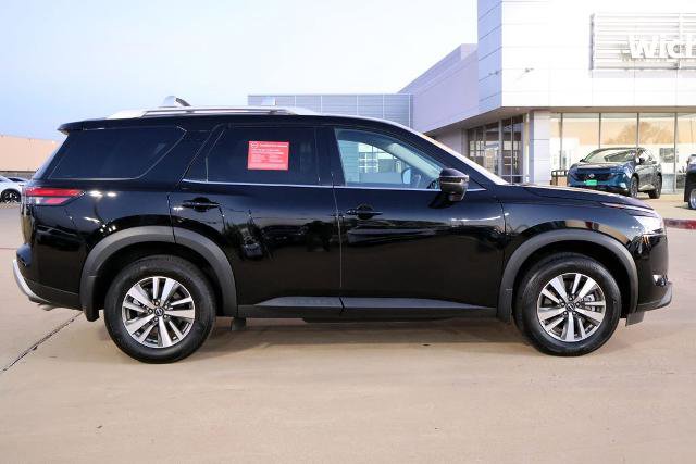 Certified 2025 Nissan Pathfinder SL image 5