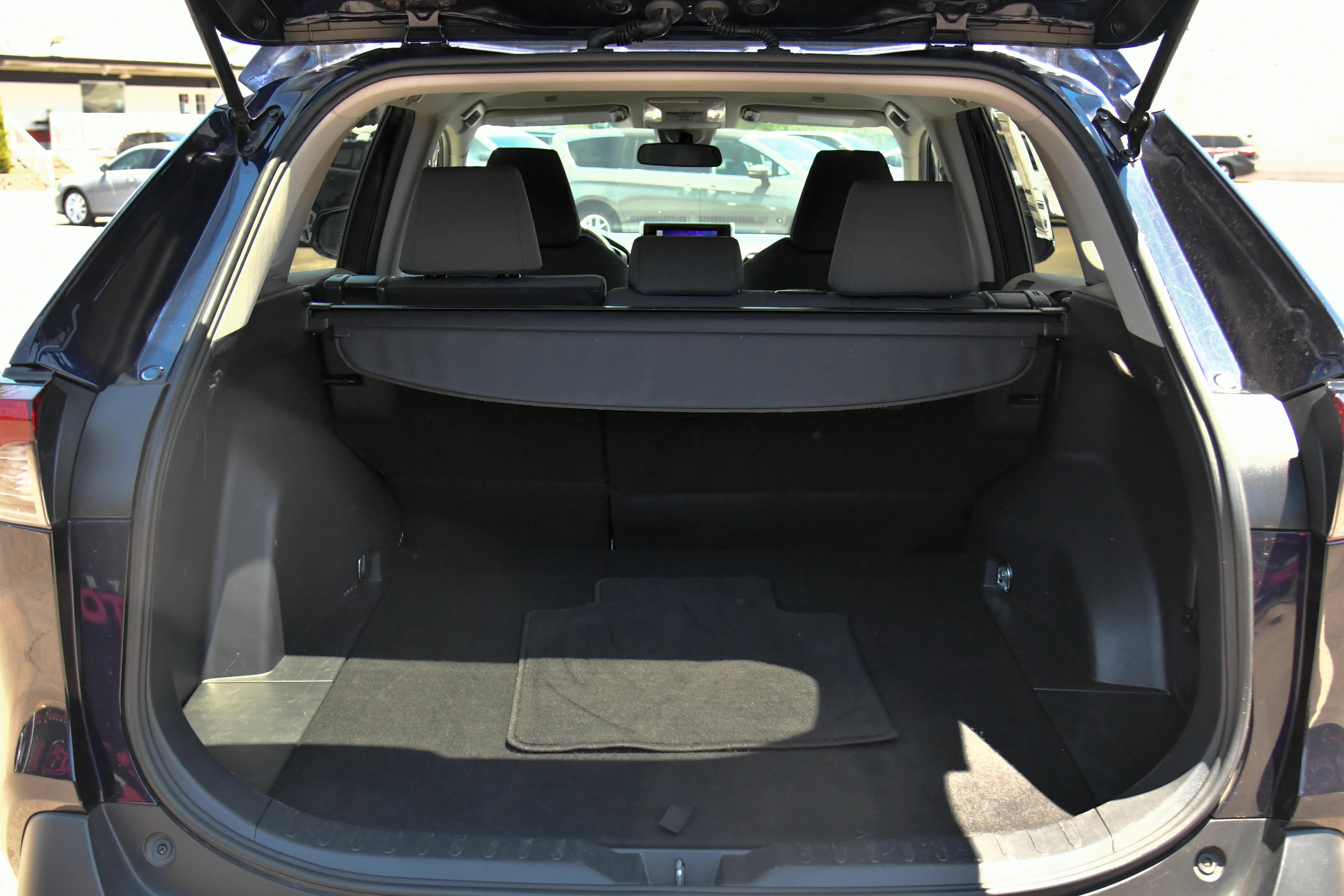 Used 2024 Toyota RAV4 XLE FWD image 41