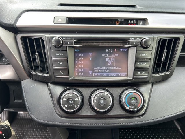 Used 2018 Toyota RAV4 LE image 22
