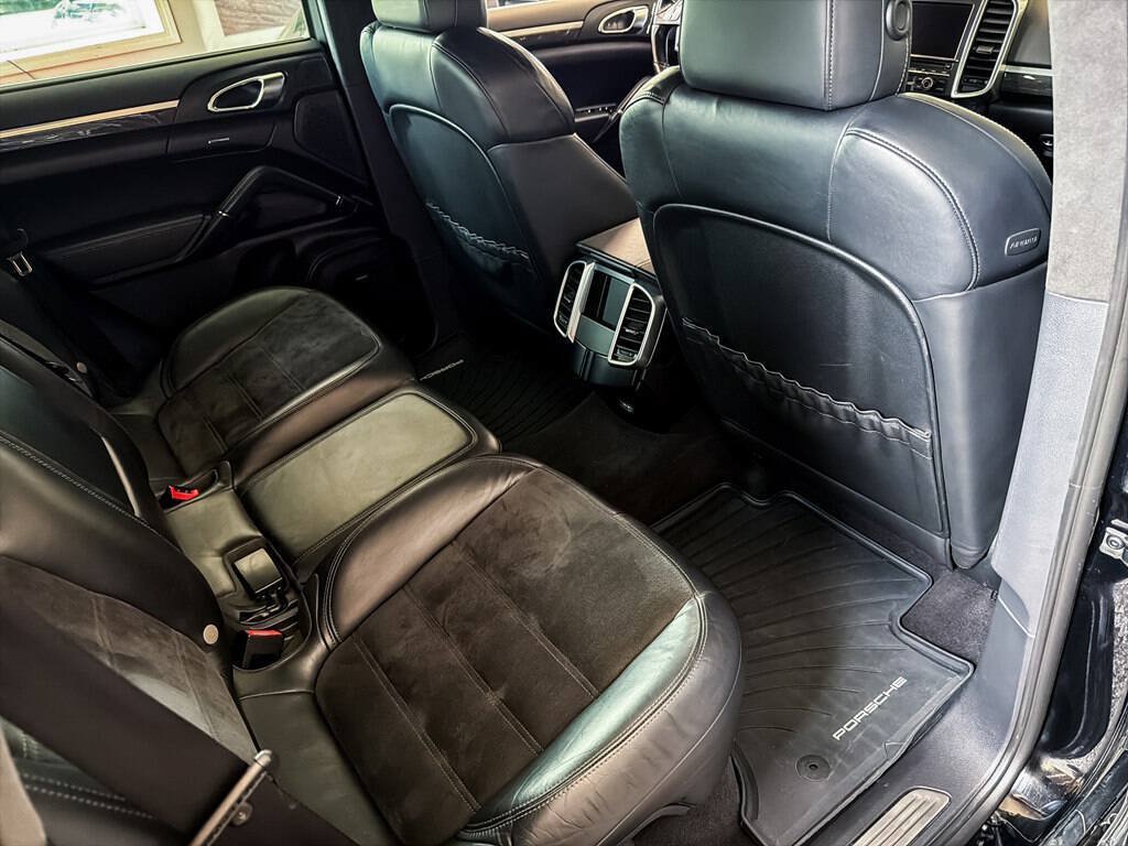 Used 2013 Porsche Cayenne GTS w/ Carbon Fibre Interior Pkg AWD/4WD image 24