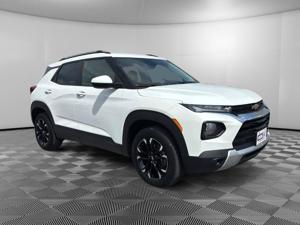 Used 2023 Chevrolet TrailBlazer LT AWD/4WD image 2