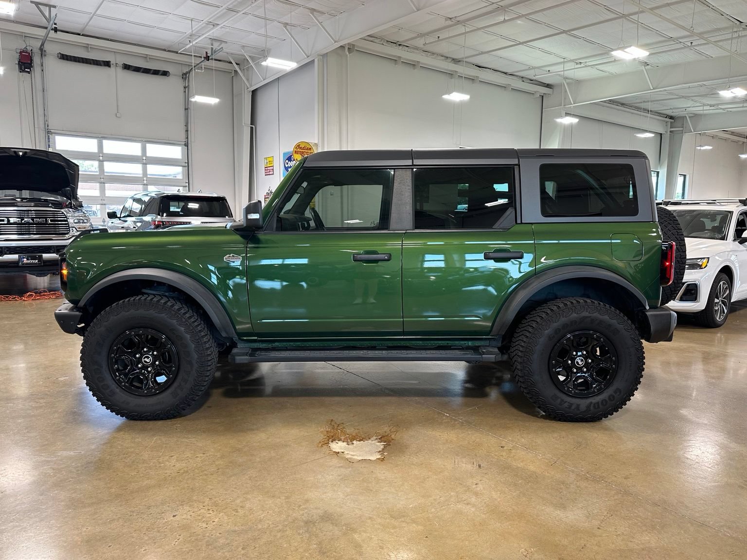 Used 2024 Ford Bronco Wildtrak AWD/4WD image 5