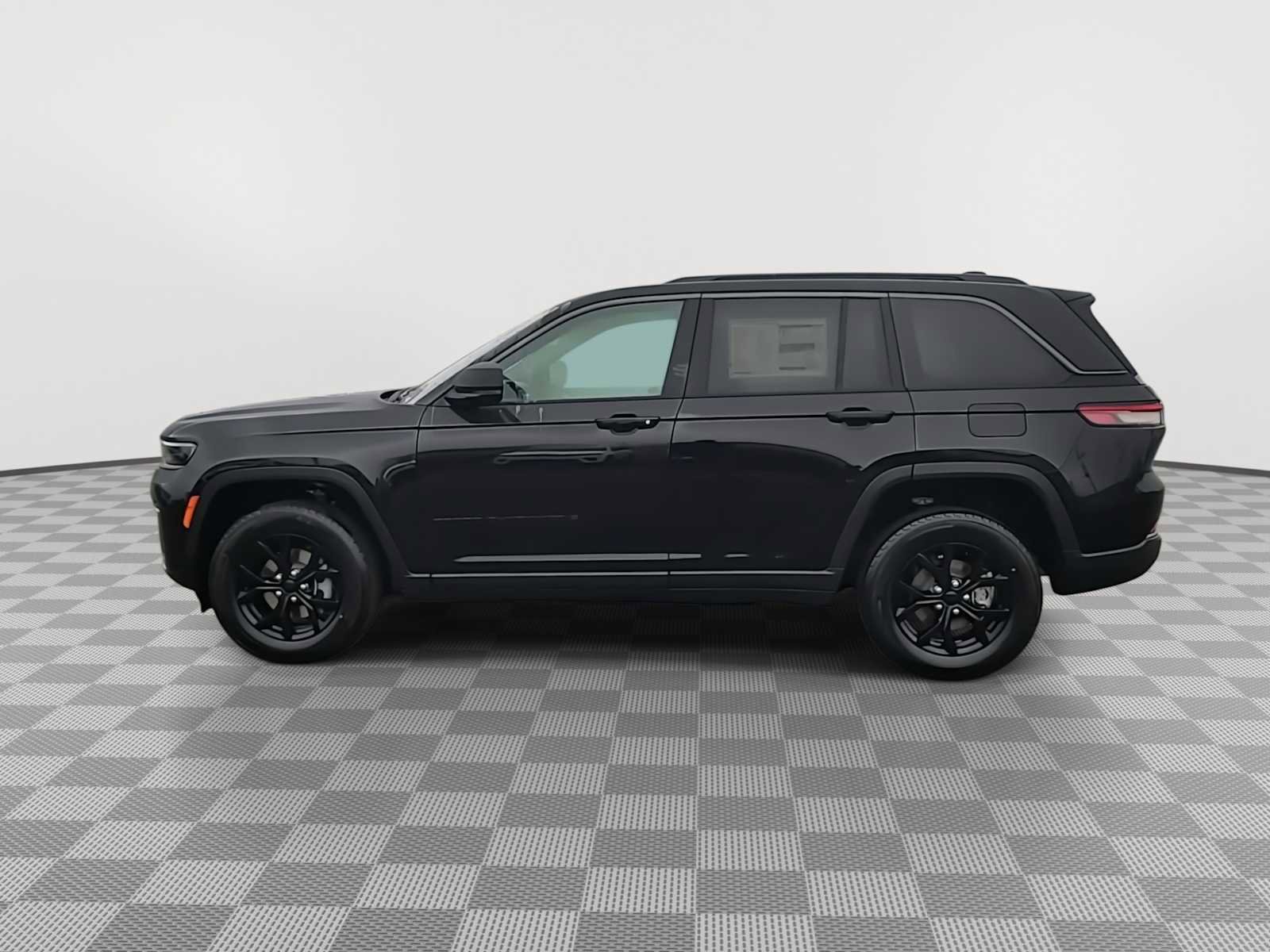 New 2026 Jeep Grand Cherokee Altitude image 5