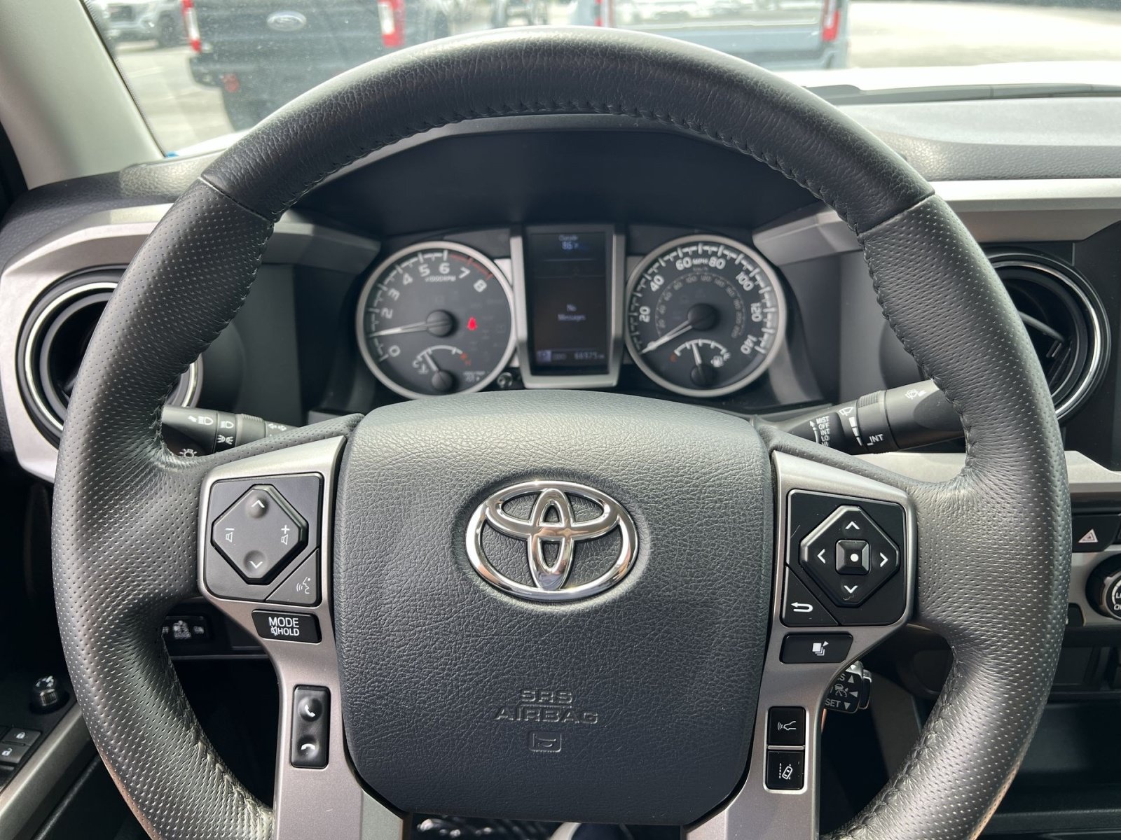 Used 2019 Toyota Tacoma SR5 AWD/4WD image 16